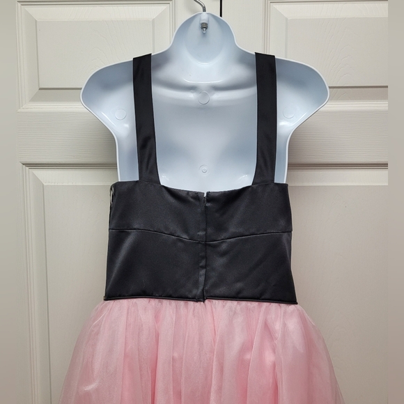 πHost Pickπ Gather & Gown Tuxedo Style Bridesmaid Gown - Picture 6 of 12